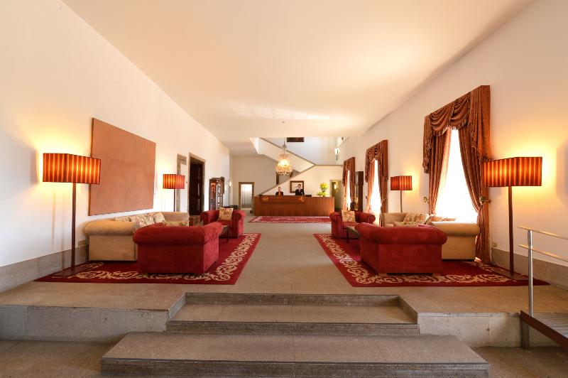 Pousada Mosteiro de Guimaraes - Monument Hotel - Lobi