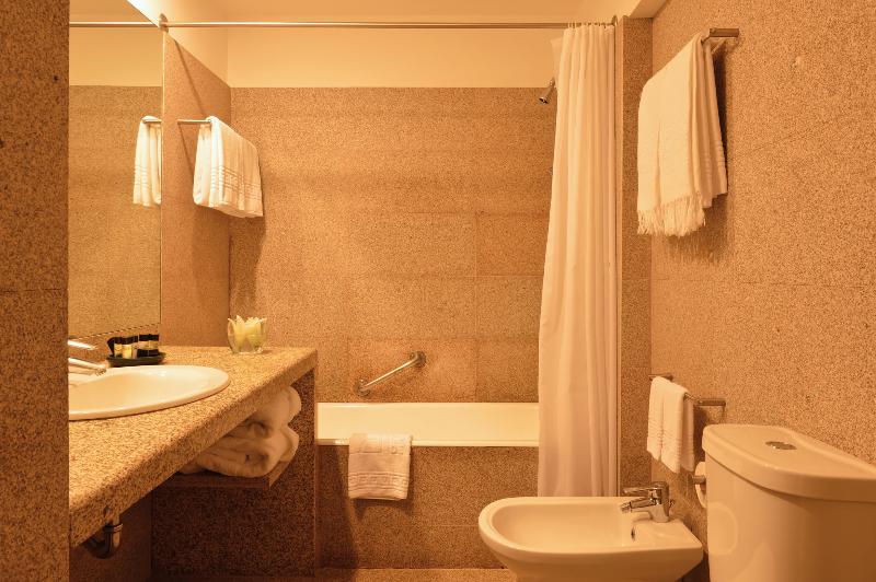 Pousada Mosteiro de Guimaraes - Monument Hotel - Oda