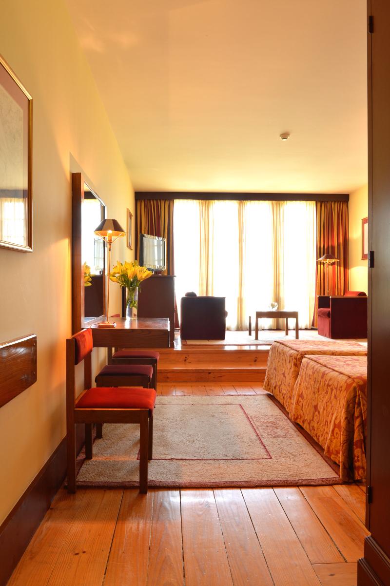 Pousada Mosteiro de Guimaraes - Monument Hotel - Oda