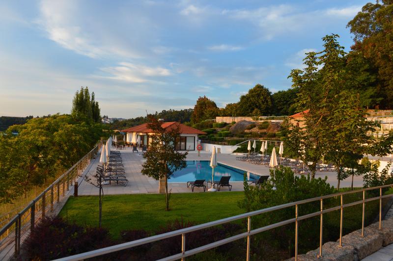 Pousada Mosteiro de Guimaraes - Monument Hotel - Havuz