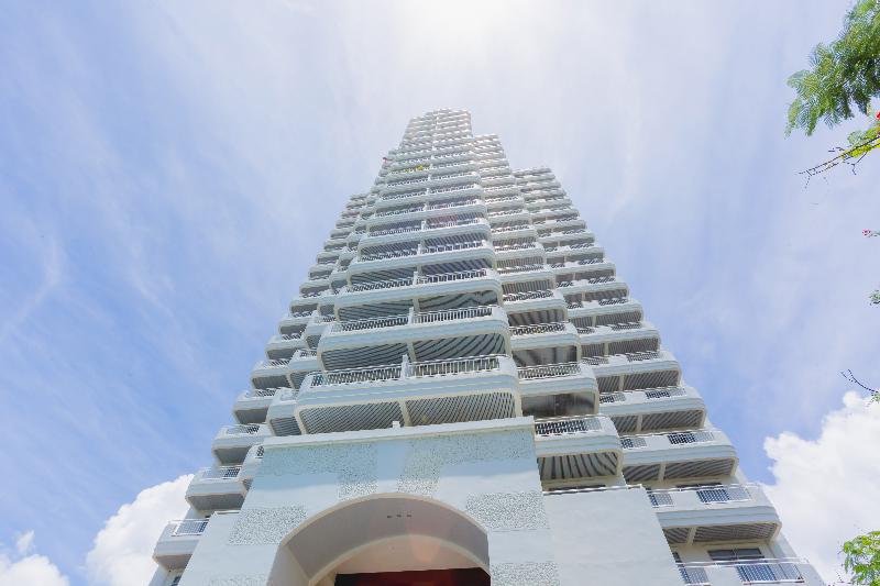 Waterfront Suites Phuket by Centara - Genel