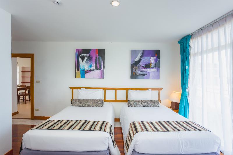 Waterfront Suites Phuket by Centara - Oda
