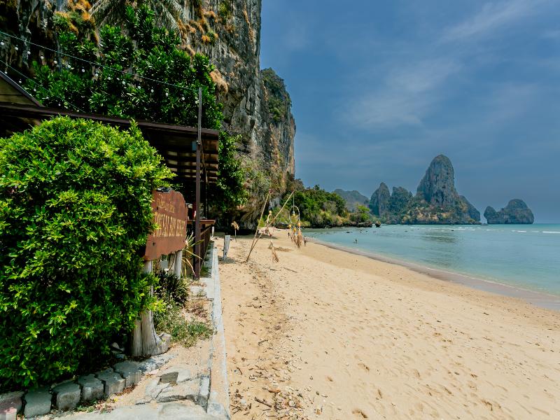 Tonsai Bay Resort - Plaj