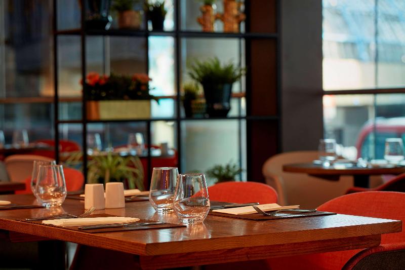 Park Plaza County Hall - Restoran