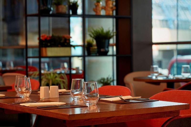 Park Plaza County Hall - Restoran