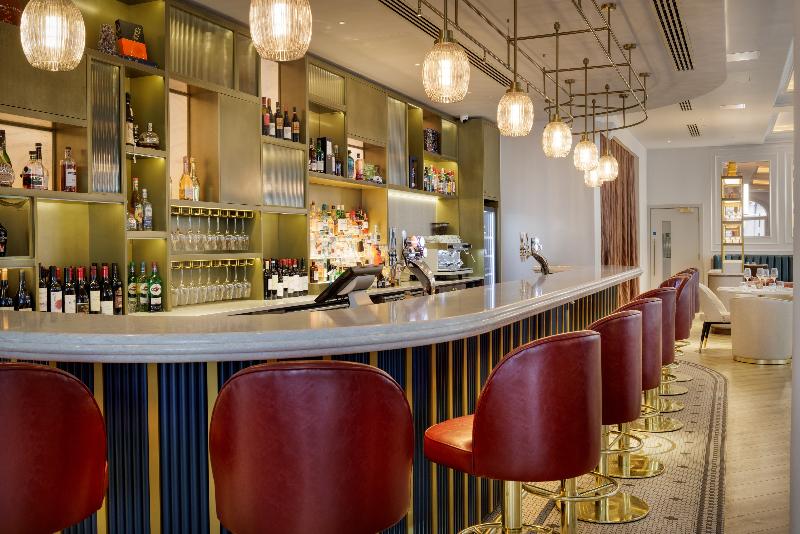The Memoir Club - Bar