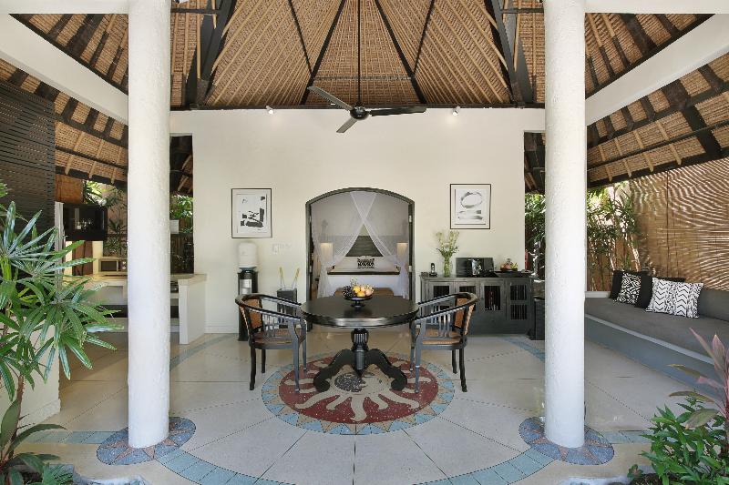 Impiana Private Villas Seminyak - Oda