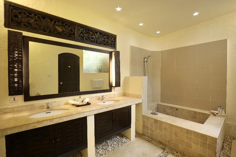 Impiana Private Villas Seminyak - Oda