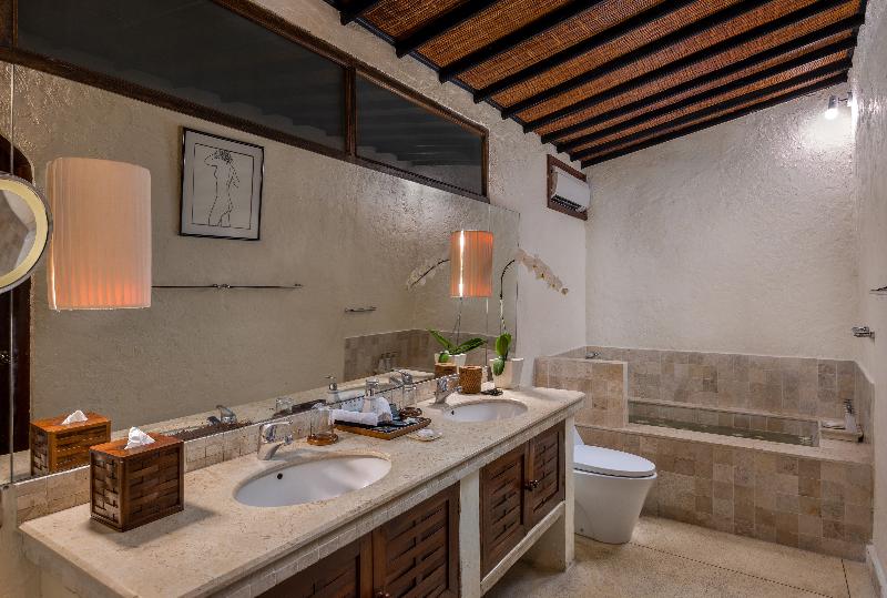 Impiana Private Villas Seminyak - Oda