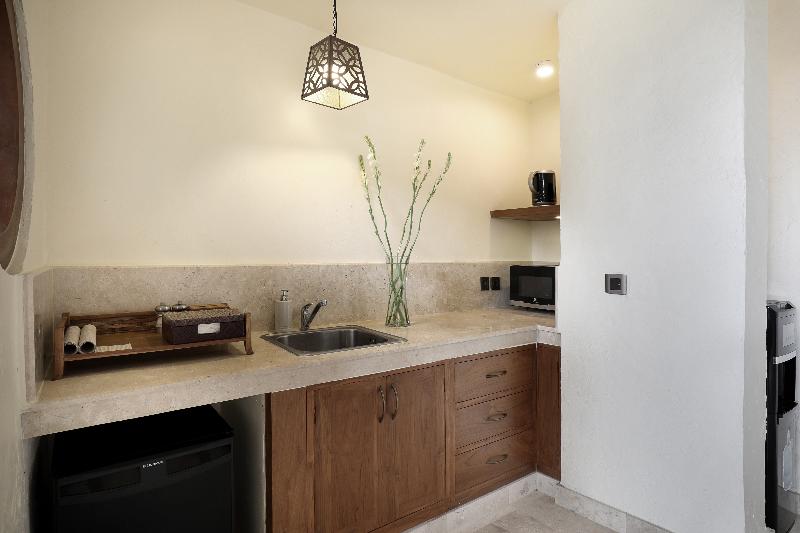 Impiana Private Villas Seminyak - Oda