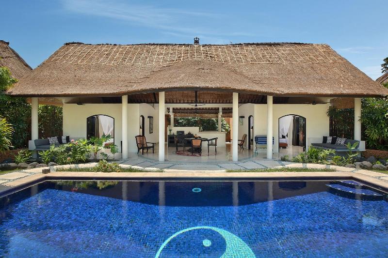 Impiana Private Villas Seminyak - Oda