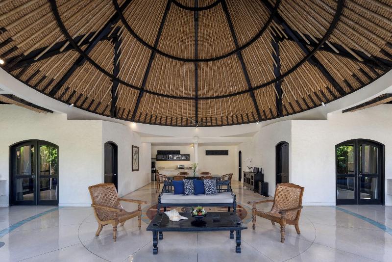 Impiana Private Villas Seminyak - Oda