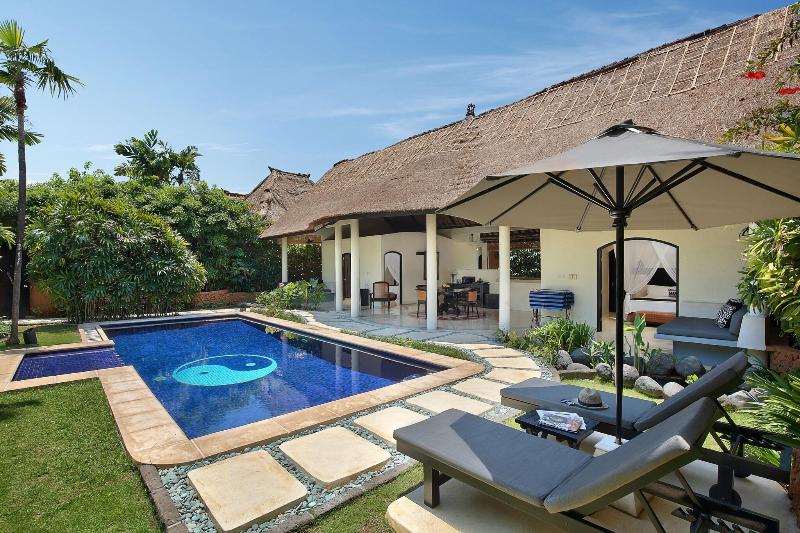 Impiana Private Villas Seminyak - Oda