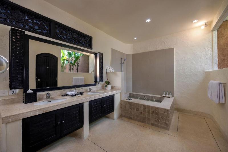 Impiana Private Villas Seminyak - Oda