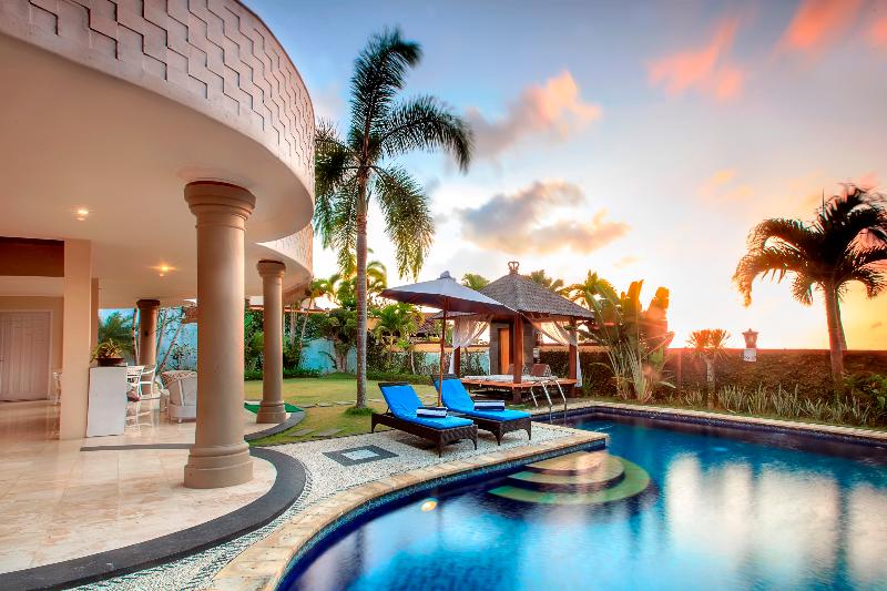 The Beverly Hills Bali, a Luxury Villas & Spa - Oda