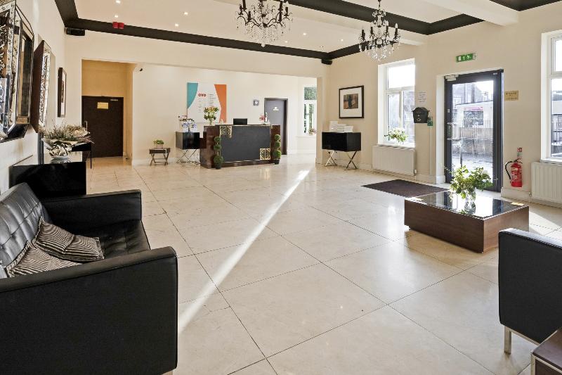 OYO The Baltimore Hotel - Lobi