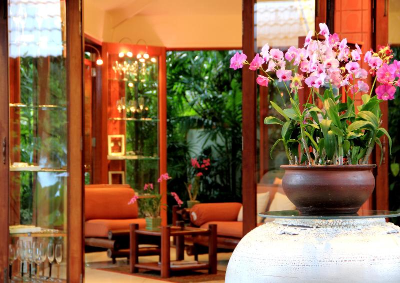 Mom Tri's Villa Royale - Lobi
