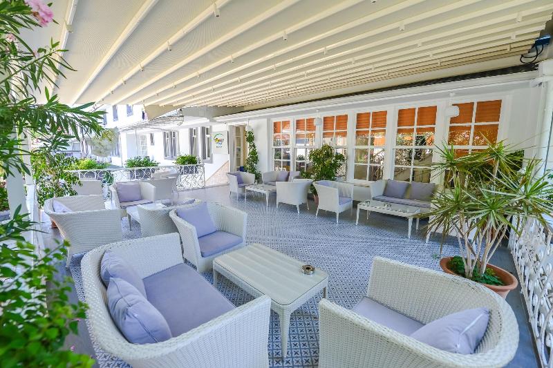Tonoz Beach Hotel - Lobi