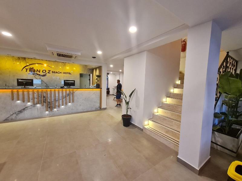 Tonoz Beach Hotel - Lobi