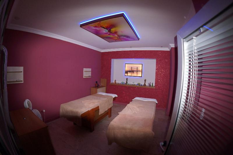 Tonoz Beach Hotel - Aktivite