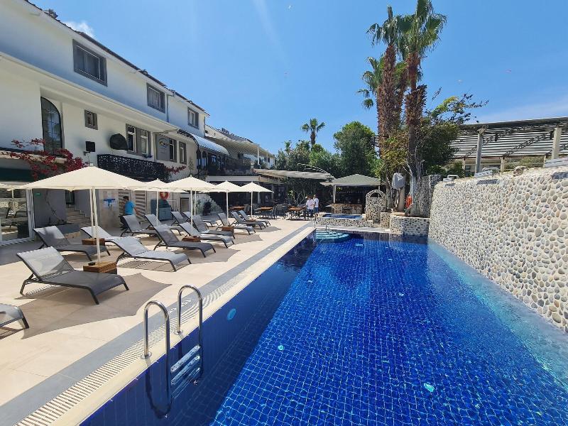 Tonoz Beach Hotel - Havuz