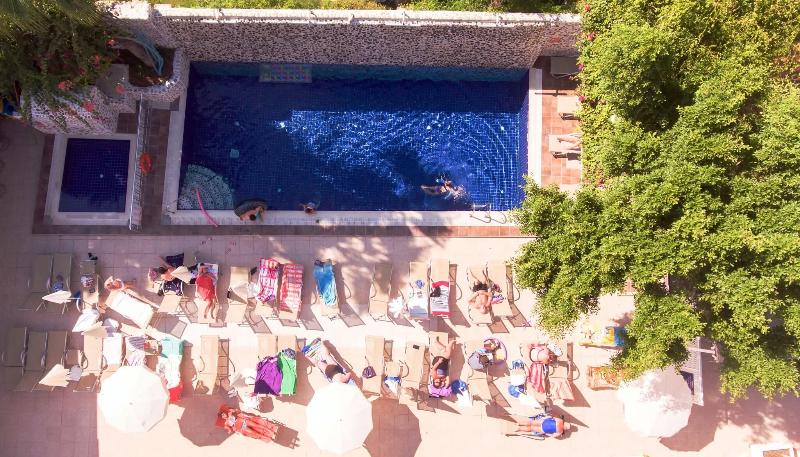 Tonoz Beach Hotel - Havuz