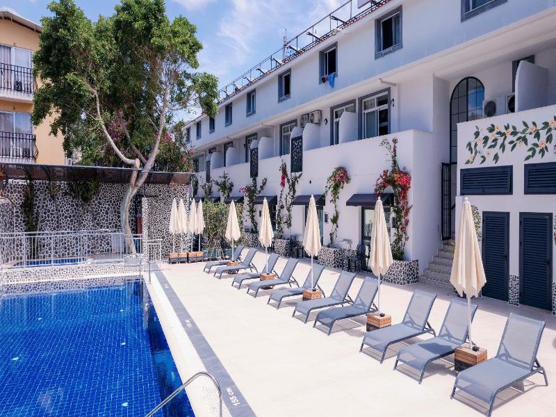 Tonoz Beach Hotel - Havuz