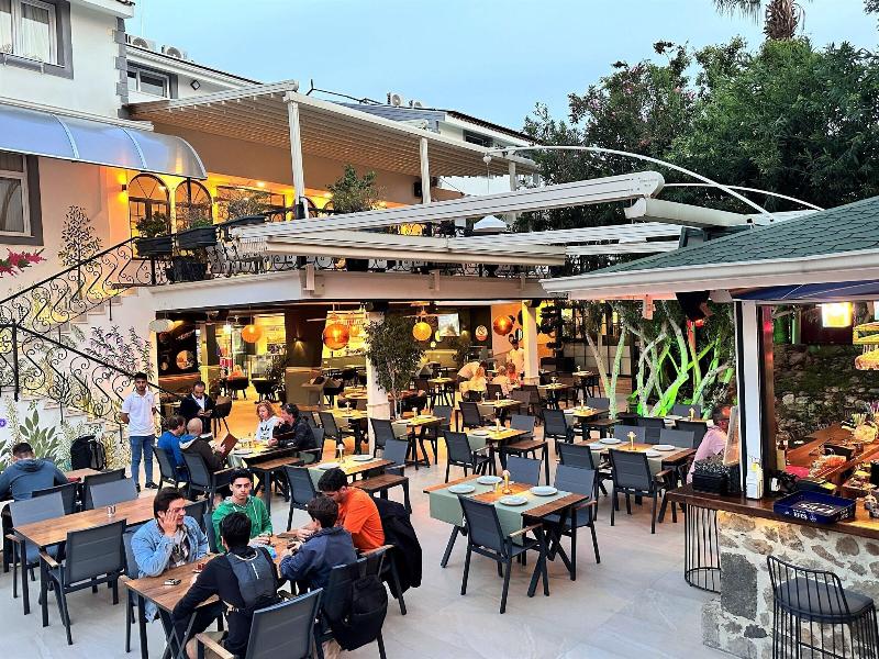 Tonoz Beach Hotel - Restoran