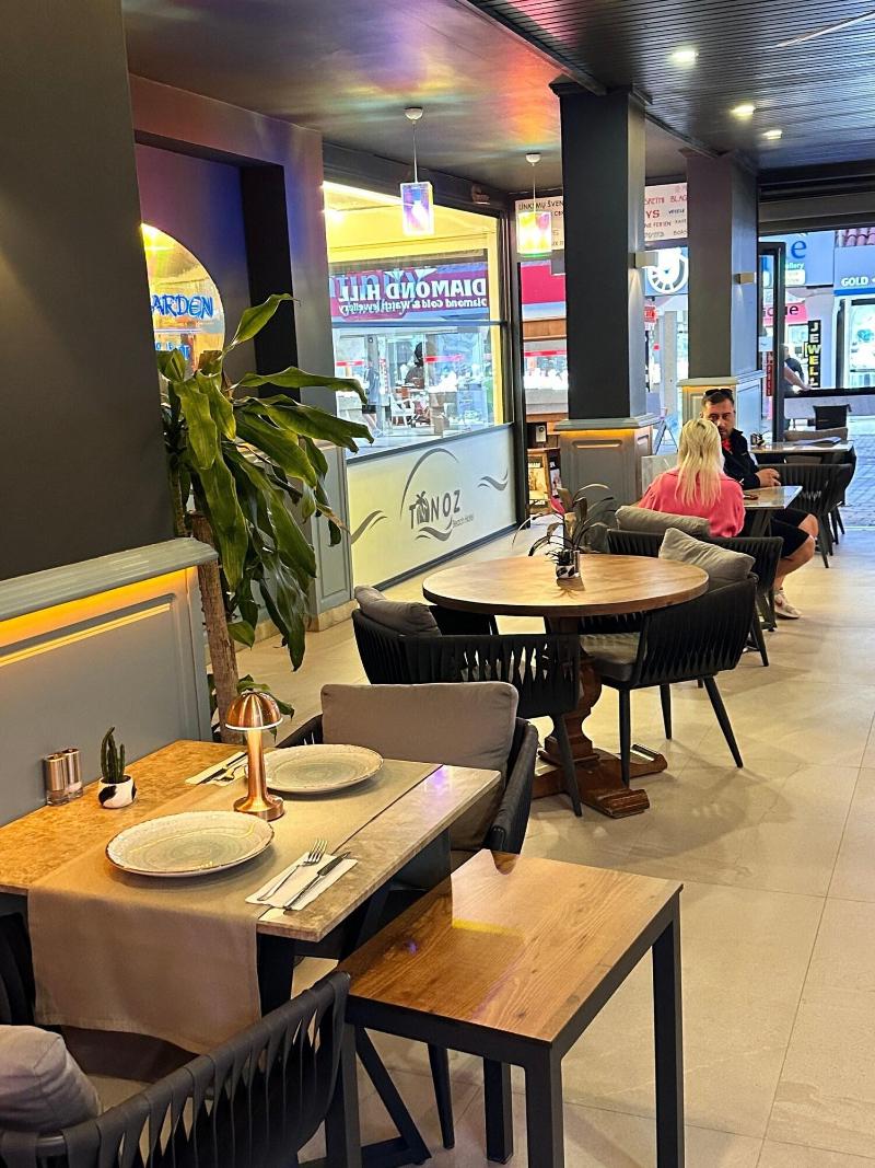 Tonoz Beach Hotel - Restoran