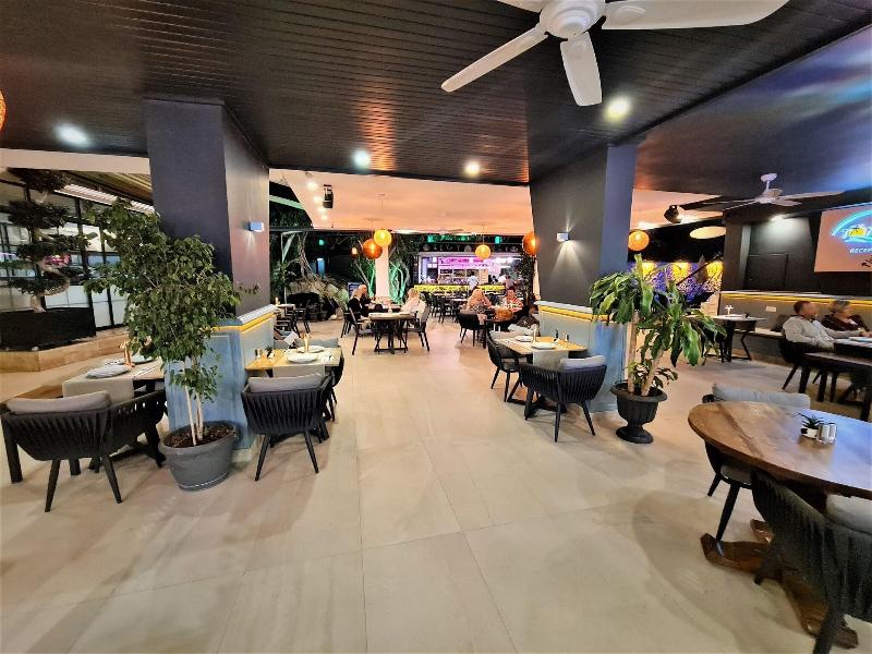 Tonoz Beach Hotel - Restoran