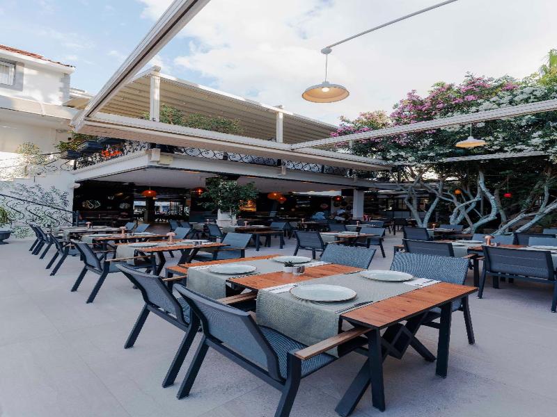 Tonoz Beach Hotel - Restoran