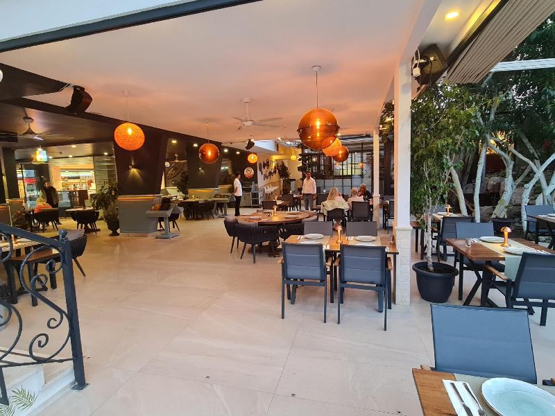Tonoz Beach Hotel - Restoran