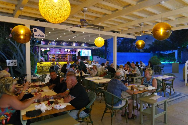 Tonoz Beach Hotel - Restoran