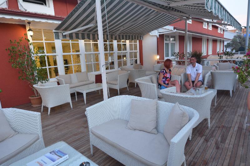 Tonoz Beach Hotel - Teras