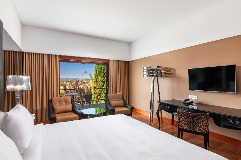 Convento do Espinheiro, Historic Hotel & Spa - Oda