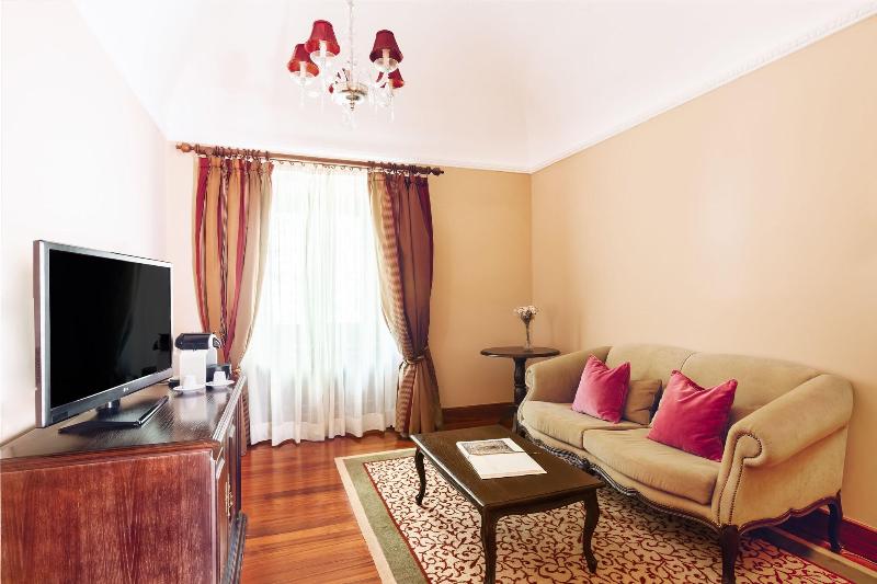 Convento do Espinheiro, Historic Hotel & Spa - Oda