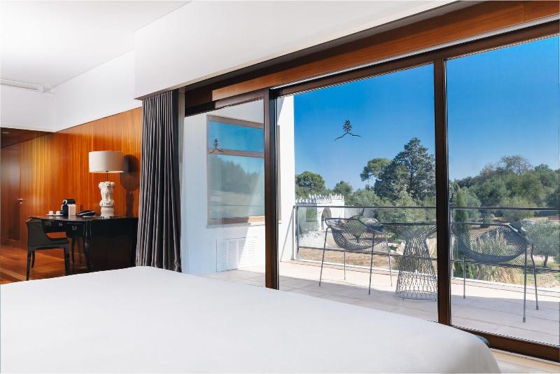Convento do Espinheiro, Historic Hotel & Spa - Oda