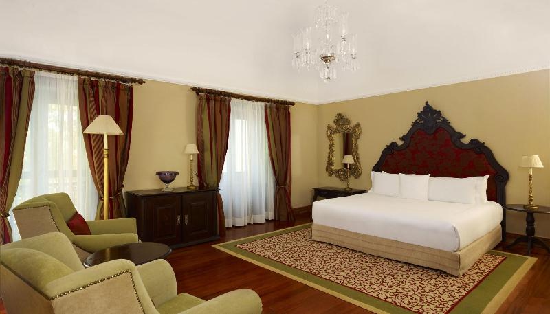Convento do Espinheiro, Historic Hotel & Spa - Oda