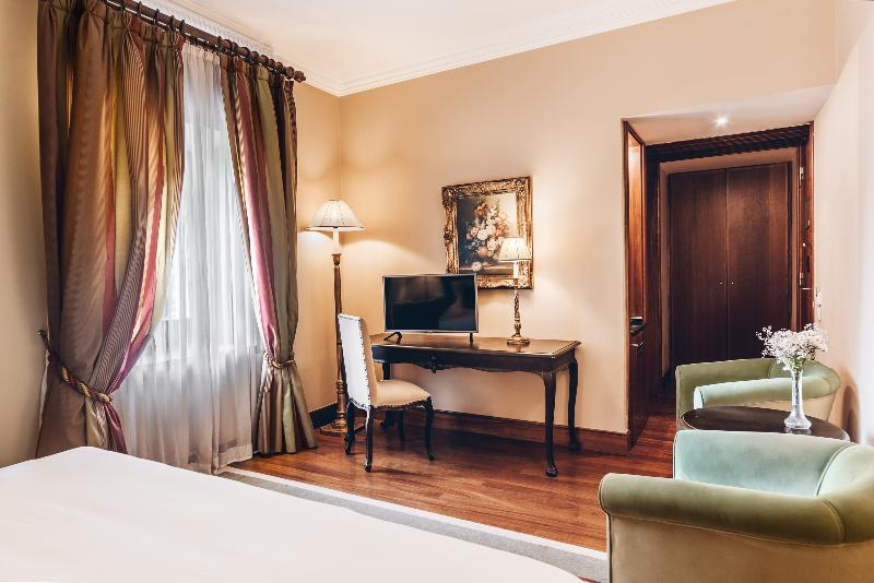Convento do Espinheiro, Historic Hotel & Spa - Oda