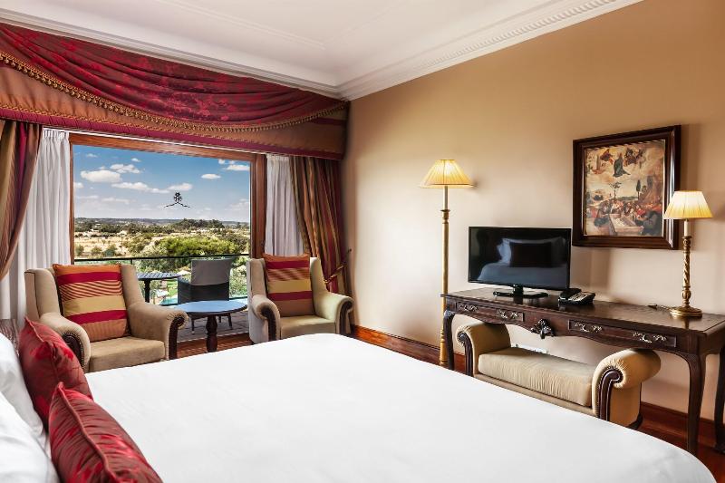 Convento do Espinheiro, Historic Hotel & Spa - Oda