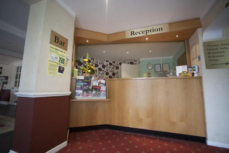 Shillingford Bridge hotel - Lobi