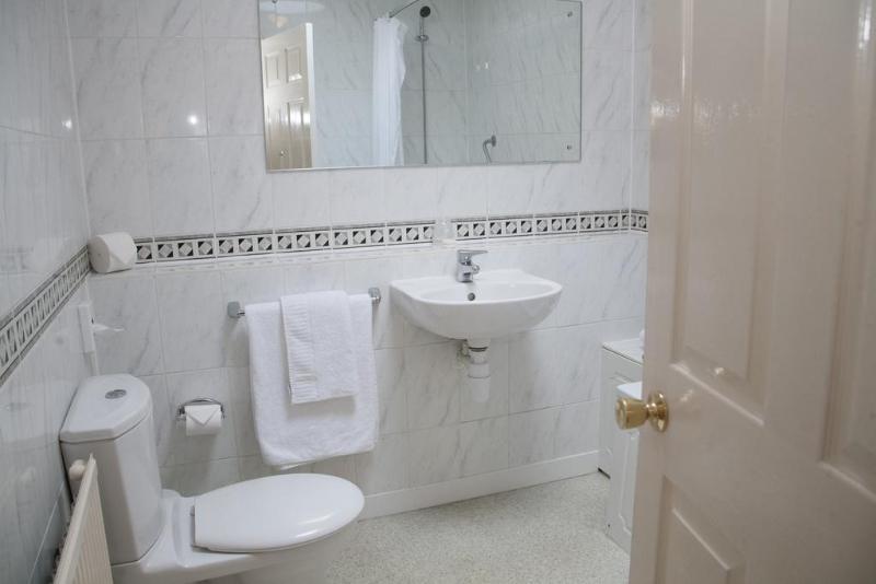 Shillingford Bridge hotel - Genel