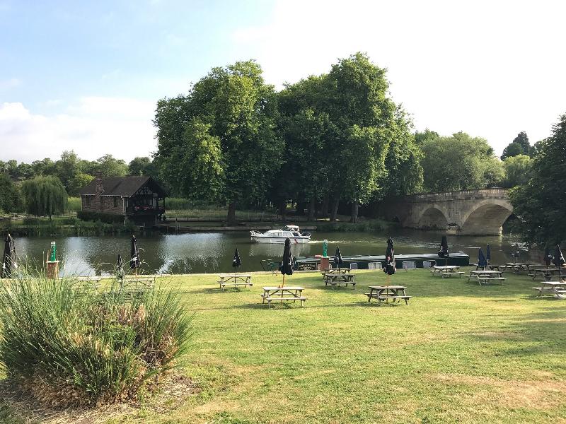 Shillingford Bridge hotel - Oda