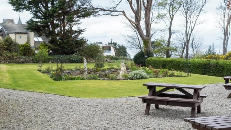 Invernairne guest house - Teras
