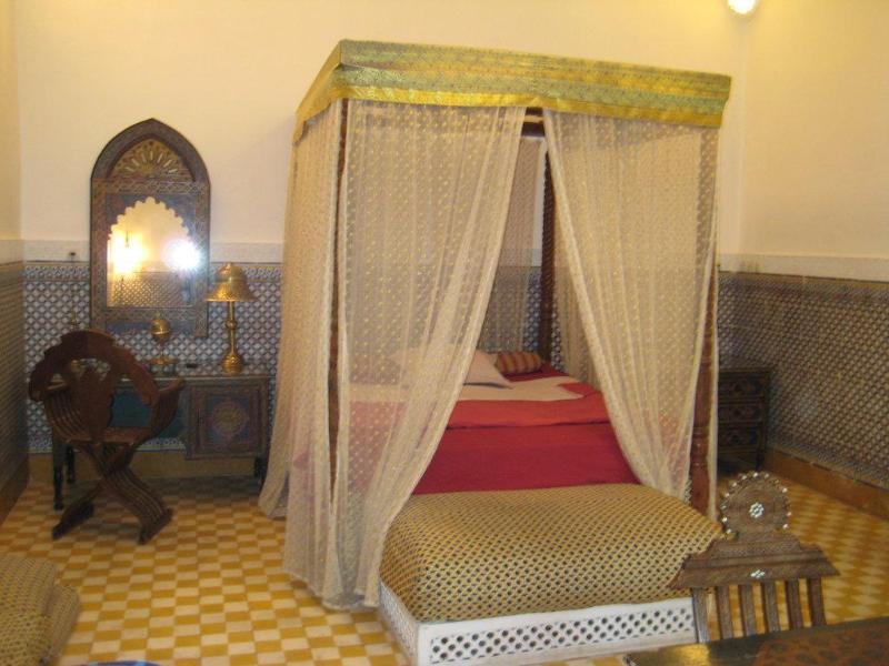 Riad Ifoulki - Genel