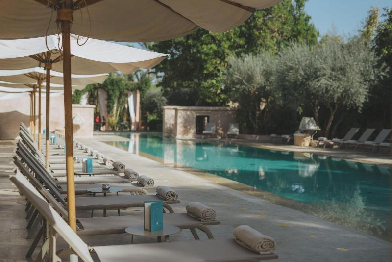 Hotel Les Deux Tours - Havuz