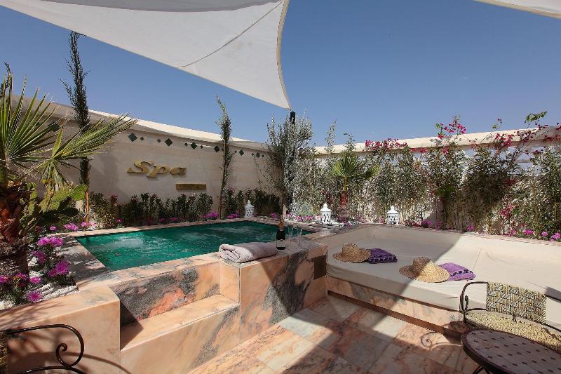 Riad Monceau - Aktivite