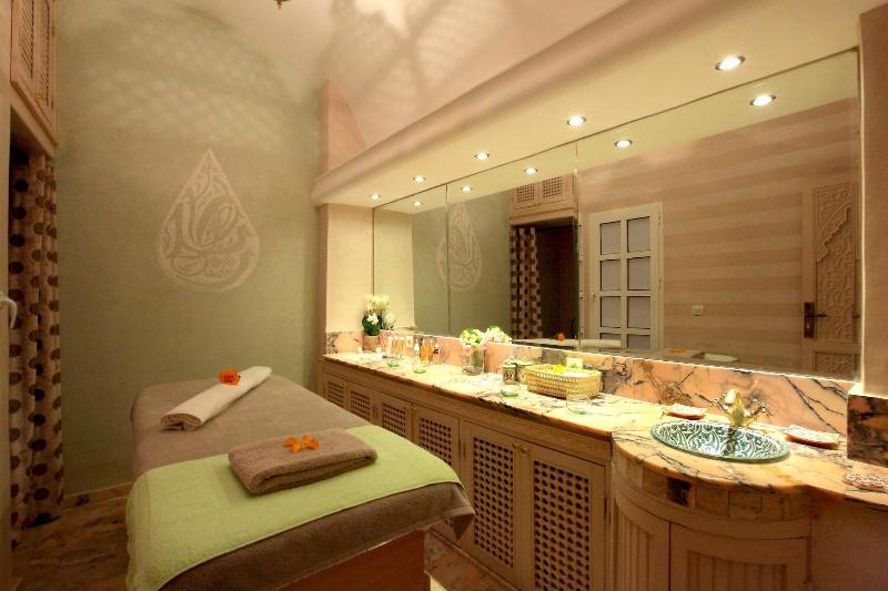 Riad Monceau - Aktivite