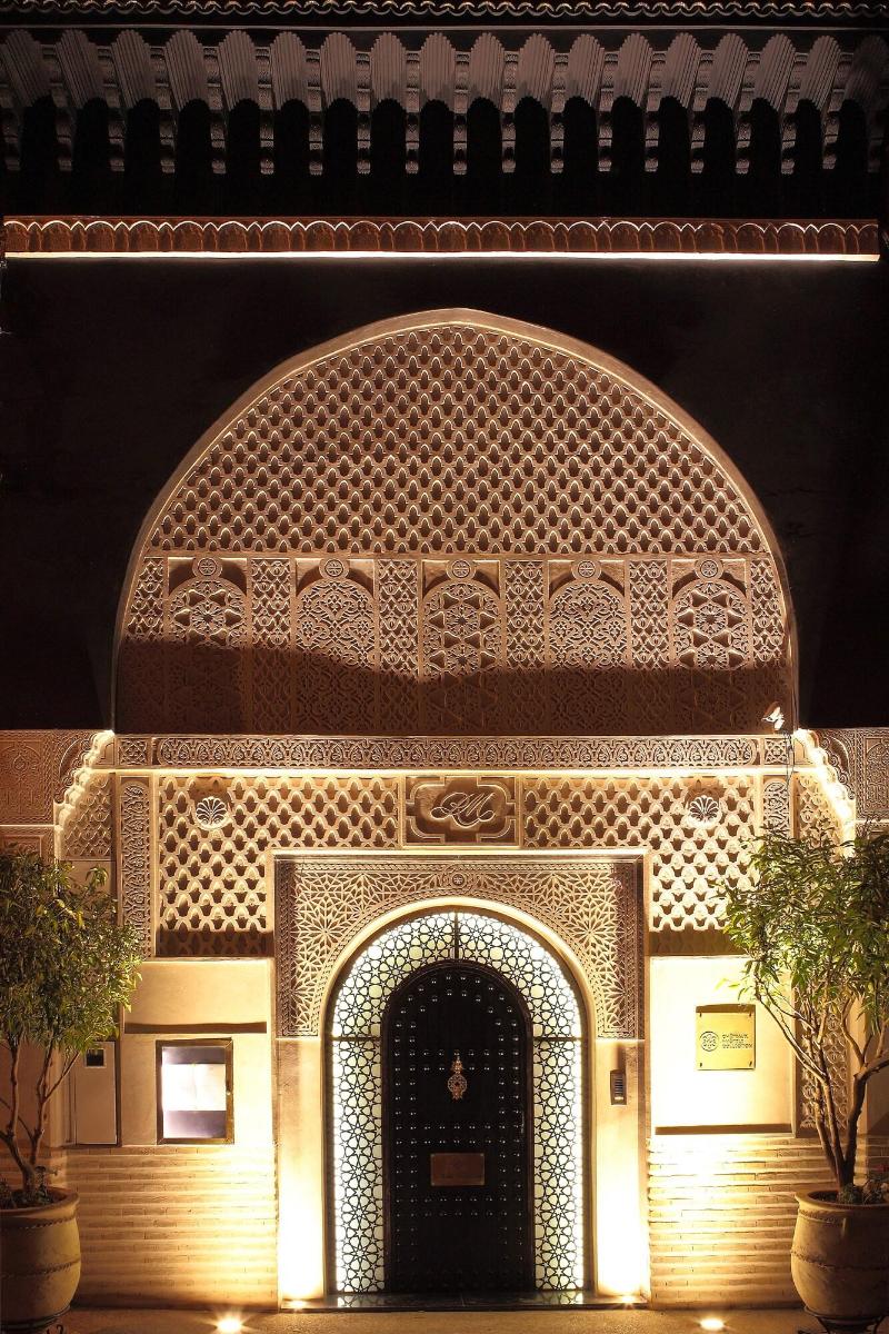 Riad Monceau - Genel