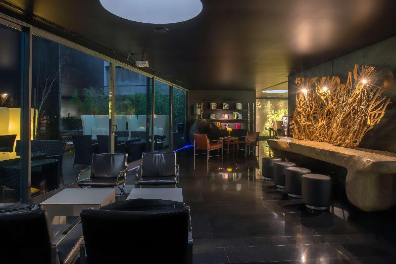 Doubletree by Hilton Lisbon - Fontana Park - Bar